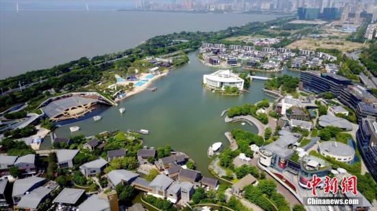 图为航拍深圳欢乐海岸景区。(资料图片)